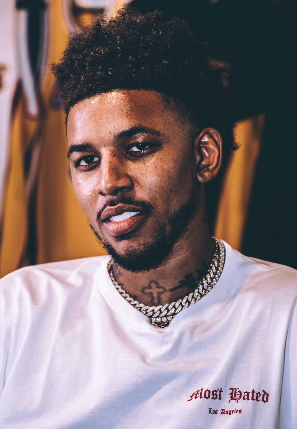 手果断盖掉 手果断盖掉